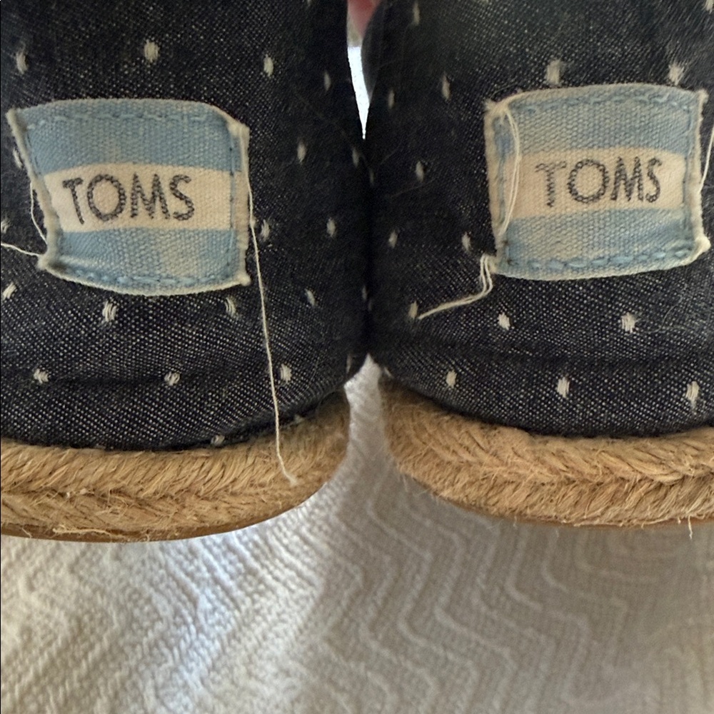 Toms Blue Polka Dot Canvas shoes - Picture 2 of 5